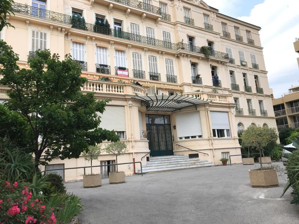 Appartement Terrasse Dans Palace Centre Ville Menton Eksteriør bilde