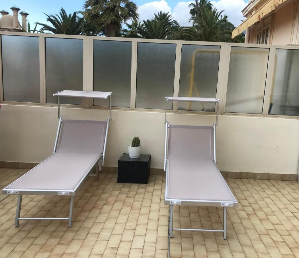 Appartement Terrasse Dans Palace Centre Ville Menton Eksteriør bilde